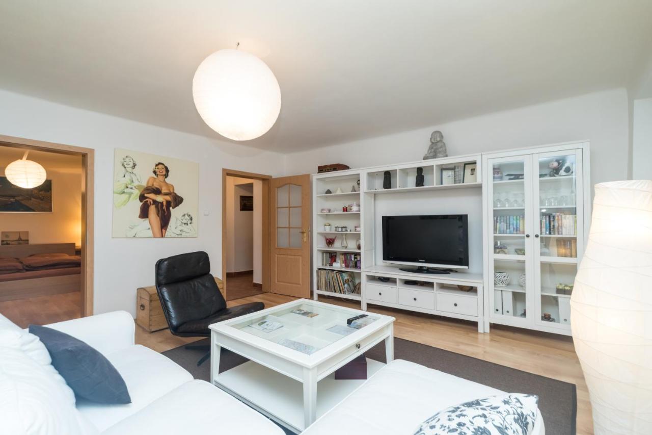 Budyne Apartment Budyne nad Ohri Bagian luar foto