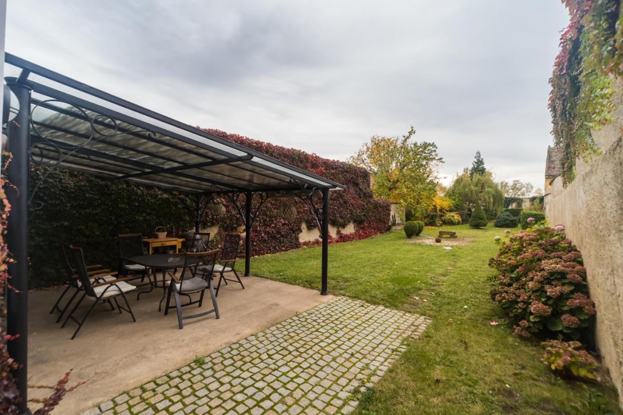 Budyne Apartment Budyne nad Ohri Bagian luar foto