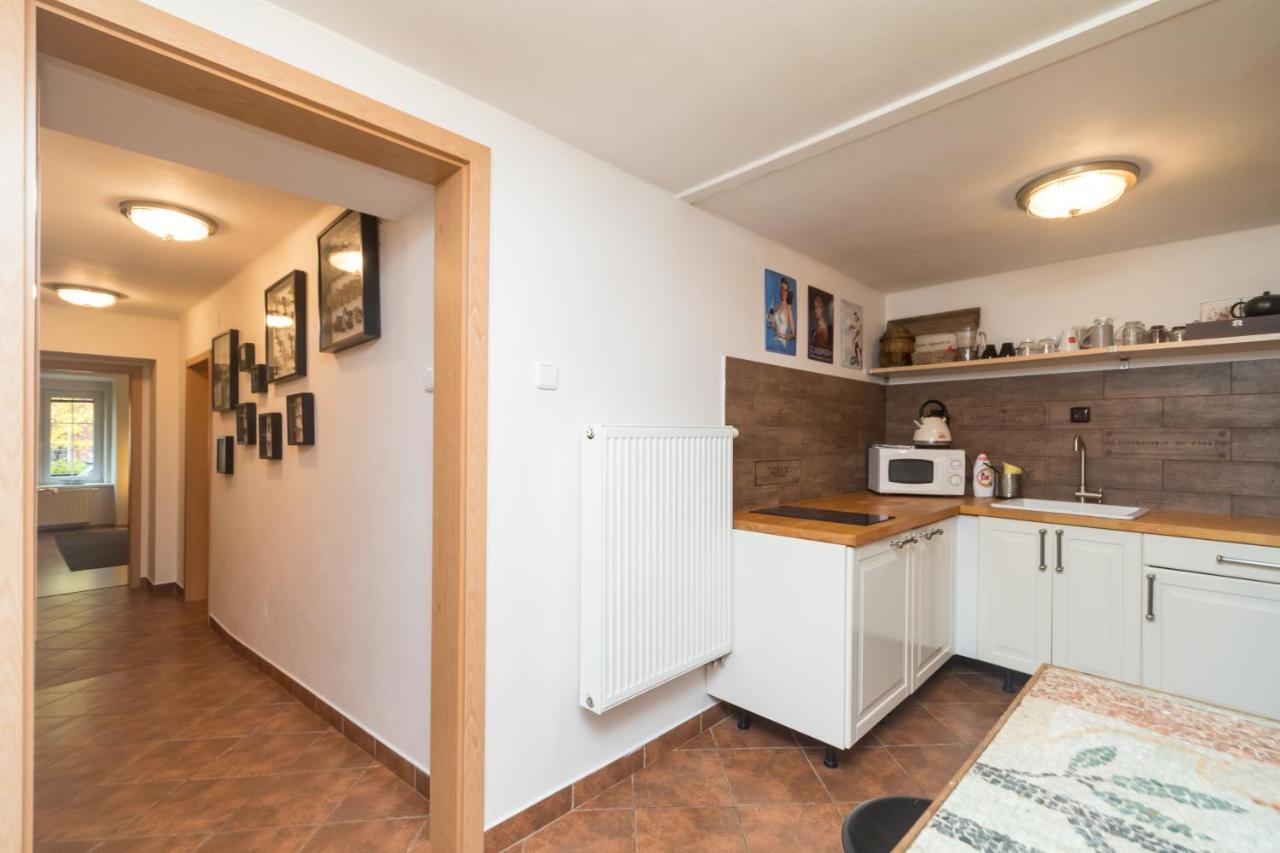 Budyne Apartment Budyne nad Ohri Bagian luar foto