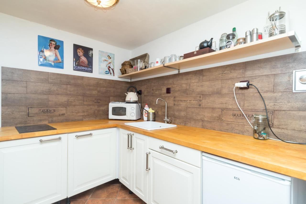 Budyne Apartment Budyne nad Ohri Bagian luar foto