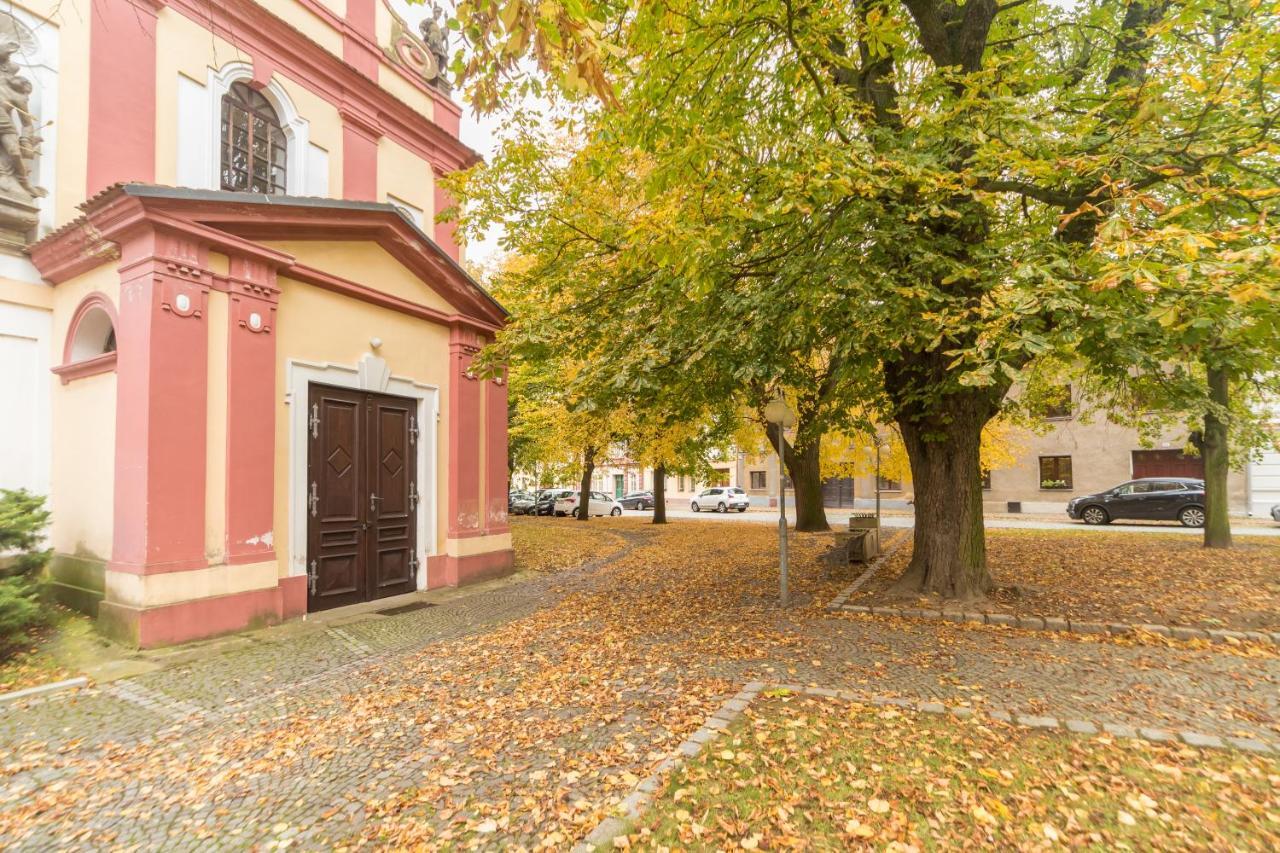 Budyne Apartment Budyne nad Ohri Bagian luar foto