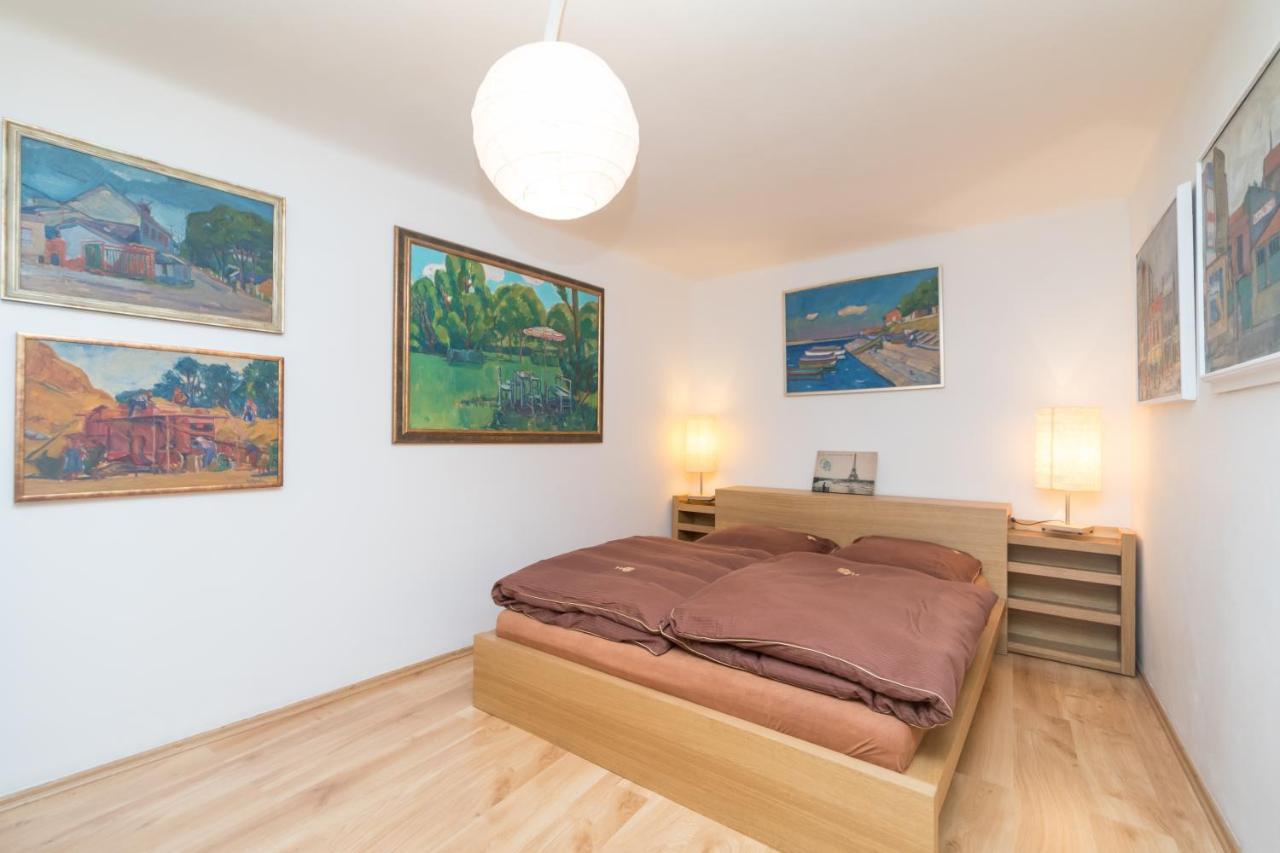 Budyne Apartment Budyne nad Ohri Bagian luar foto