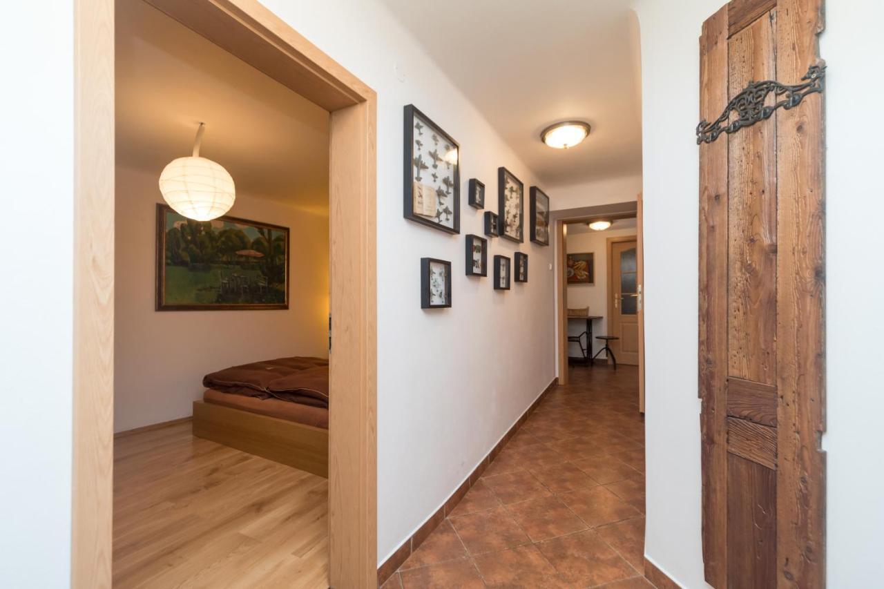 Budyne Apartment Budyne nad Ohri Bagian luar foto