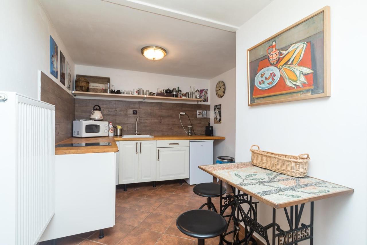 Budyne Apartment Budyne nad Ohri Bagian luar foto